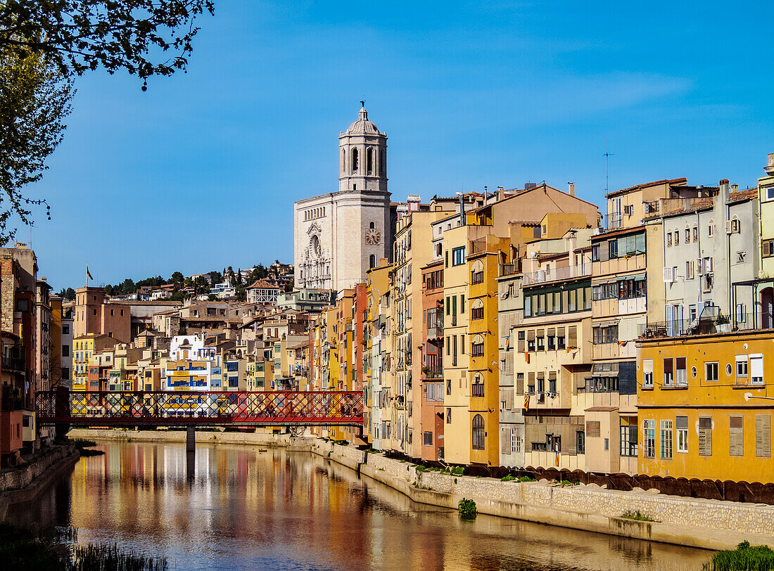 Colourful houses and the Cathedral reflecting in the Onyar River, Girona (Gerona), Catalonia, Spain, Europe