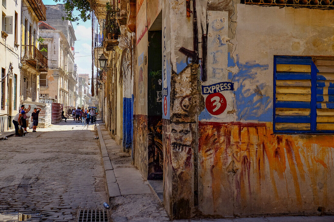 Typical street, Havana, Cuba, West Indies, Central America