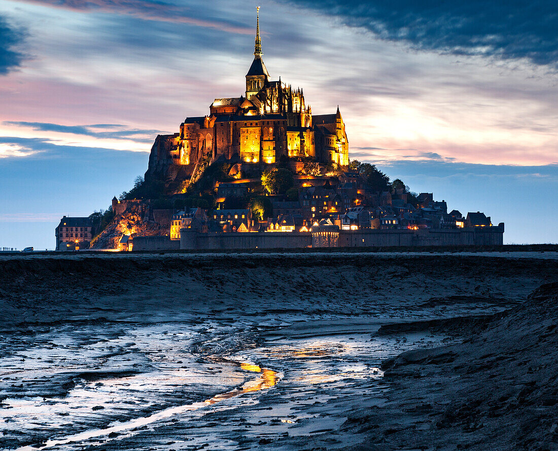 Mont Saint-Michel (Mont-St. Michel) at dusk, UNESCO World Heritage Site, Normandy, France, Europe