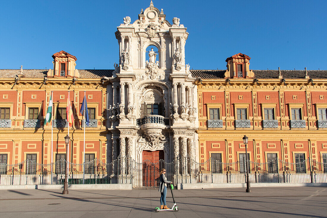 Tour durch die kunstvolle Architektur von Sevilla, Andalusien, Spanien, Europa