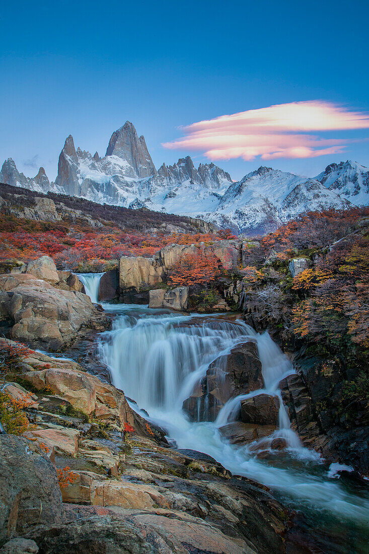 Südamerika, Argentinien, Glacier National Park. Mt. Fitzroy bei Sonnenaufgang.