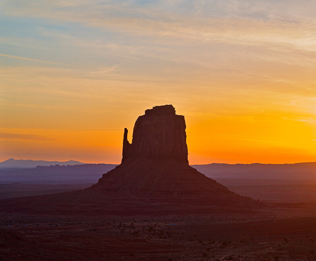 Arizona, Monument Valley, East Mitten Butte, Sonnenaufgang