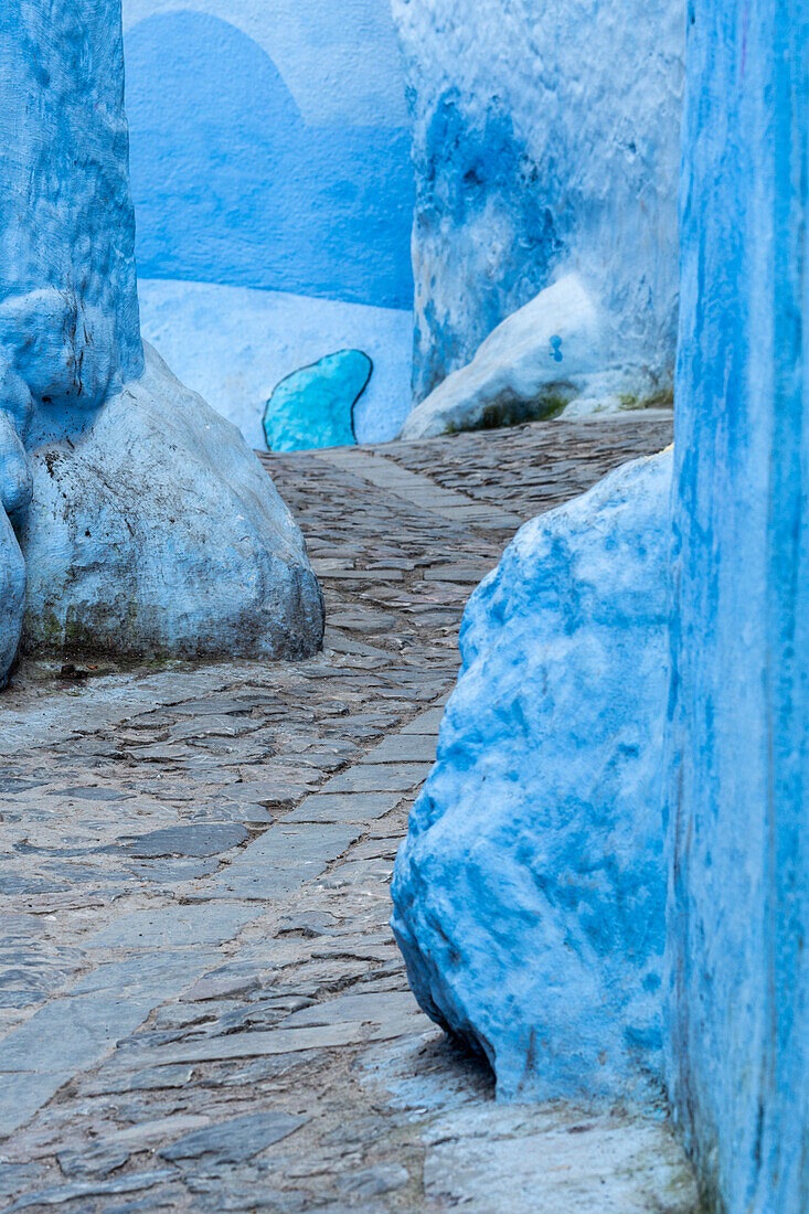 Afrika, Marokko, Chefchaouen. Gassengang in der Stadt.