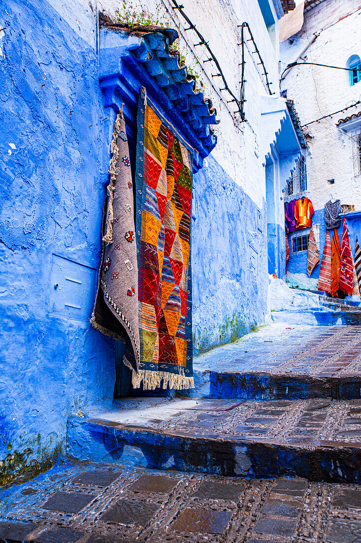 Chefchaouen, Marokko. Blau getünchte Gebäude