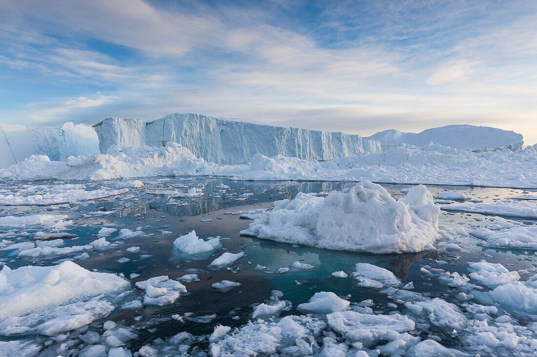 Grönland, Diskobucht, Ilulissat, Treibeis bei Sonnenuntergang