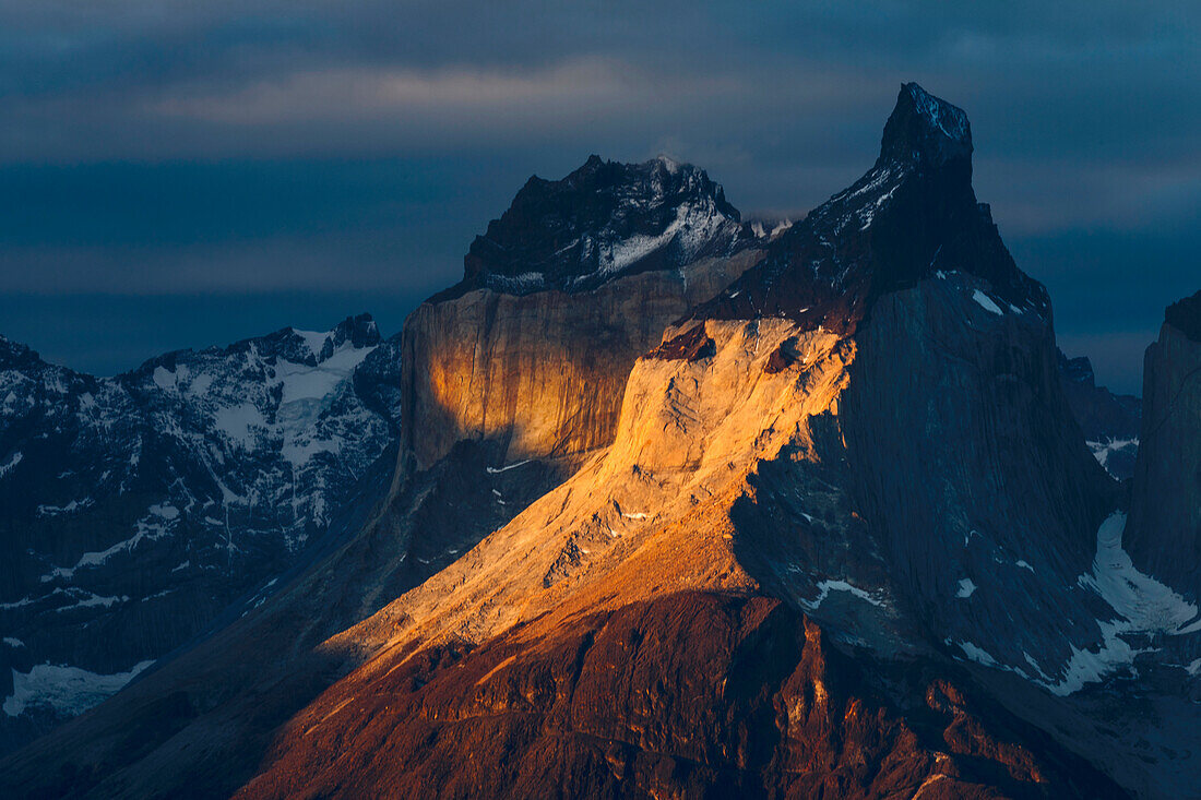Paine-Massiv bei Sonnenuntergang, Torres del Paine-Nationalpark, Chile, Südamerika, Patagonien