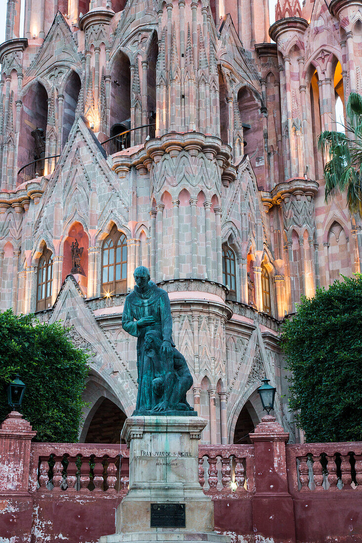 North America; Mexico; Migel de Allende; Statue at the Parroquia Archangel Church San Miguel de Allende, Mexico