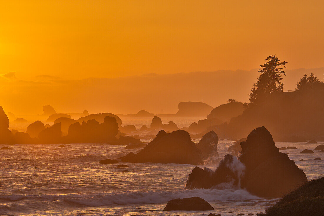 Sunset and sea stacks along the Northern California coastline, Crescent City