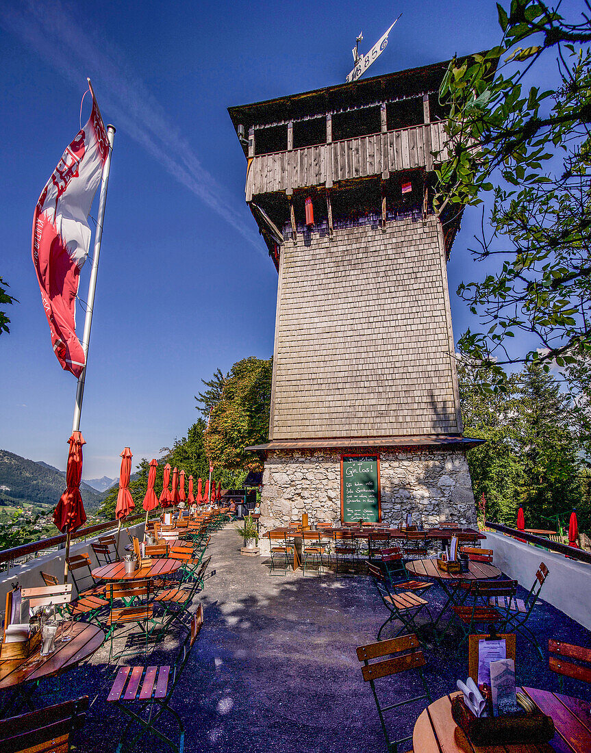 Berggaststätte und Aussichtsturm auf dem Siriuskogl, Bad Ischl, Oberösterreich, Österreich