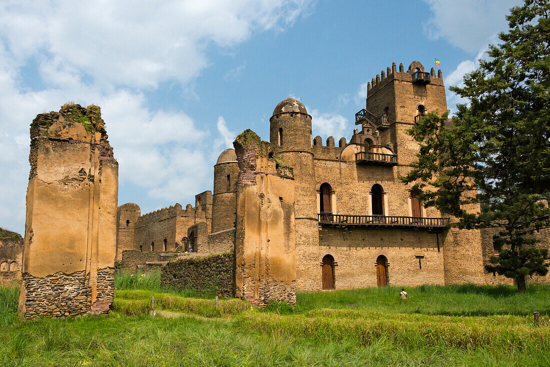 Fasilides Castle in der Festungsstadt Fasil Ghebbi (gegründet von Kaiser Fasilides), UNESCO-Weltkulturerbe, Gondar, Äthiopien