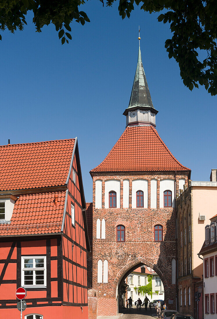 Stadttor Kuetertor. Die Altstadt ist als UNESCO-Weltkulturerbe gelistet. Deutschland, Vorpommern