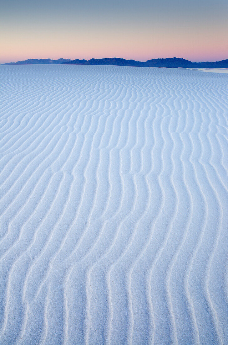 Wellenmuster in Gipssanddünen, White Sands National Monument, New Mexico