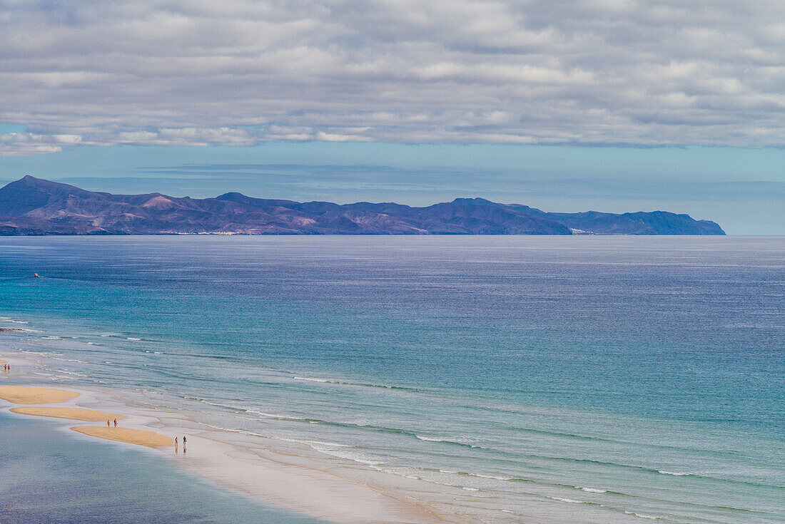 Spain, Canary Islands, Fuerteventura Island, Costa Calma, high angle view of Playa de Sotavento beach