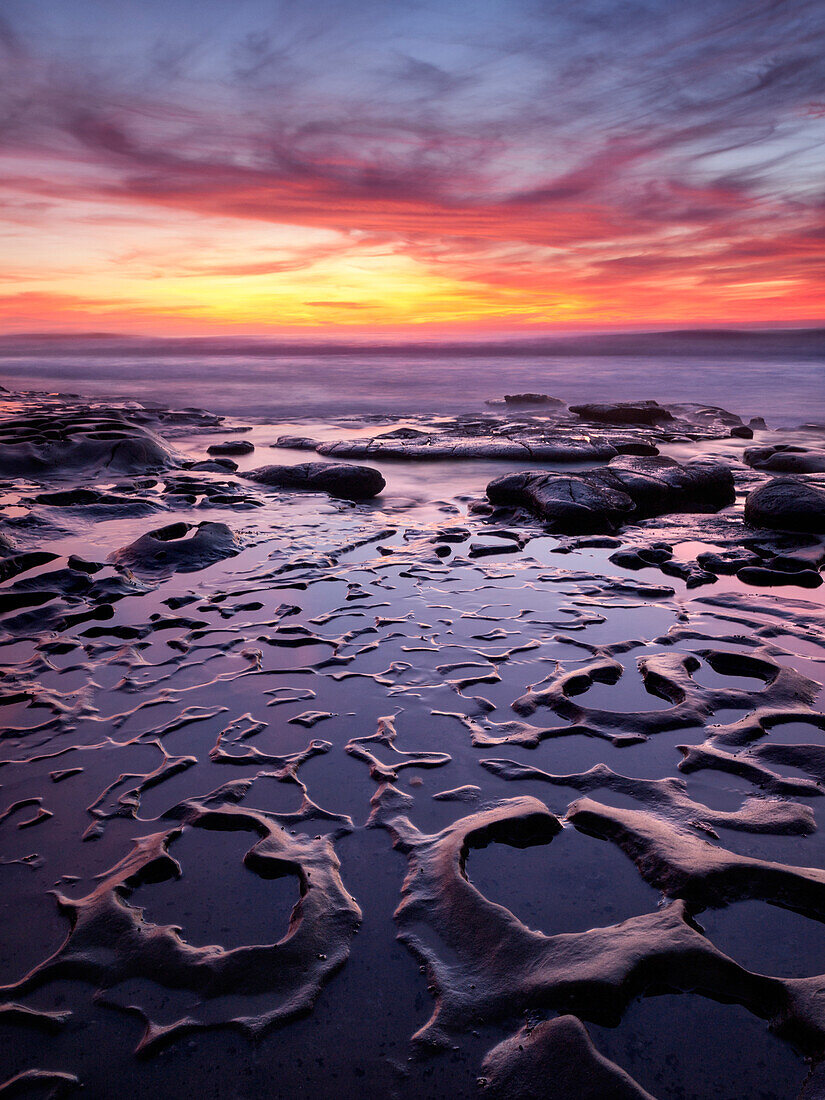 USA, California, La Jolla, Sunset at Coast Boulevard Park