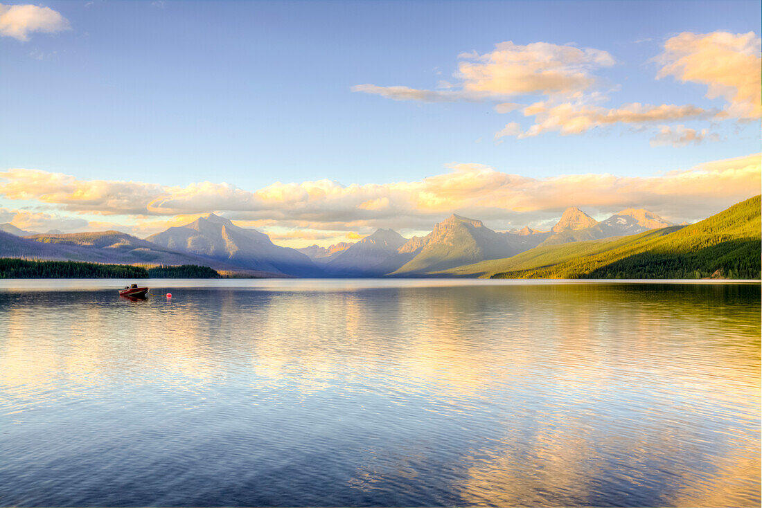 USA, Montana, Glacier-Nationalpark. Lake MacDonald-Landschaft