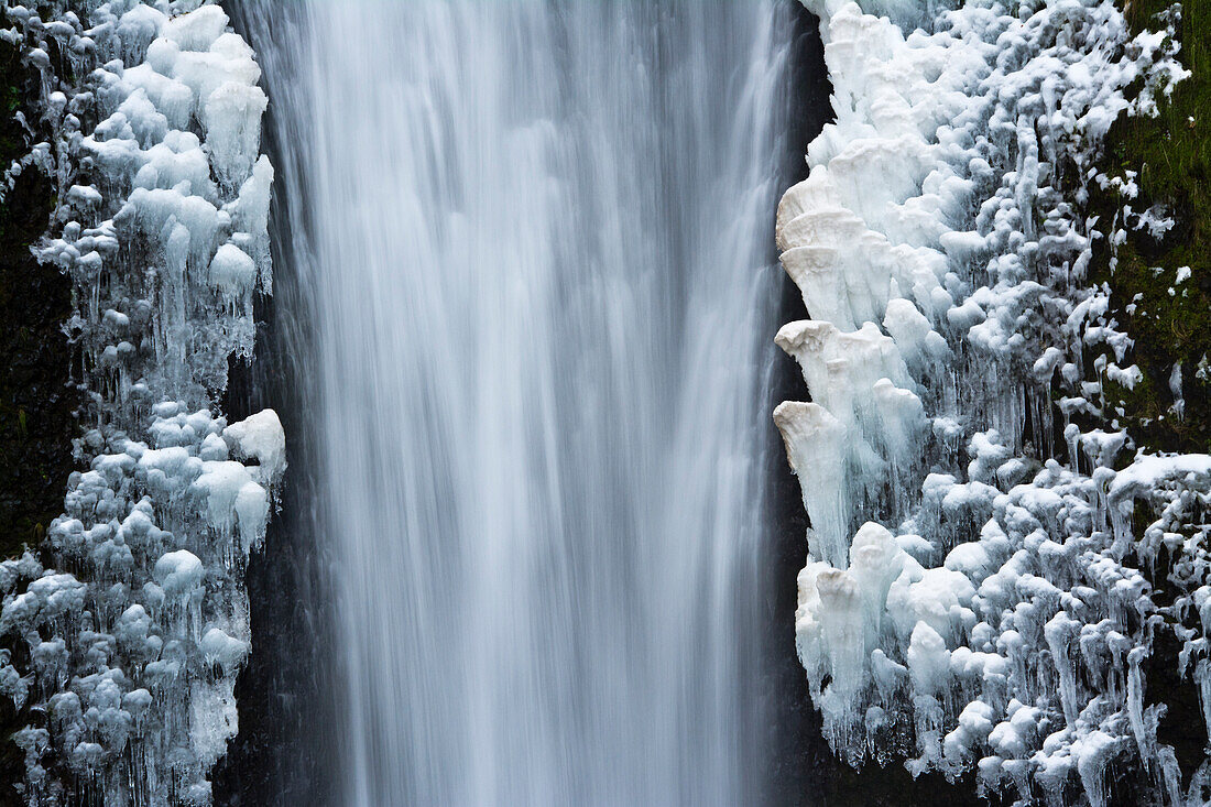 Lower Multnomah Falls, Winter, Columbia Gorge, Oregon, USA