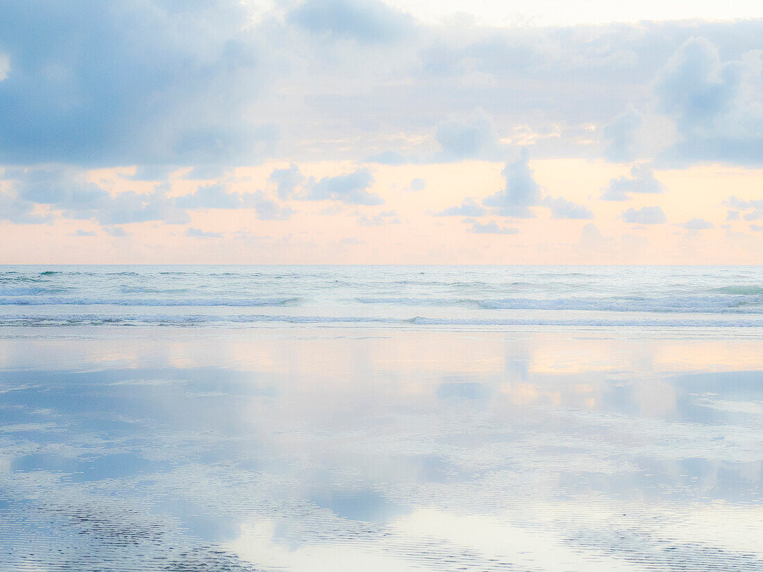 USA, Oregon, Cannon Beach and a dreamy view of the beach at low tide