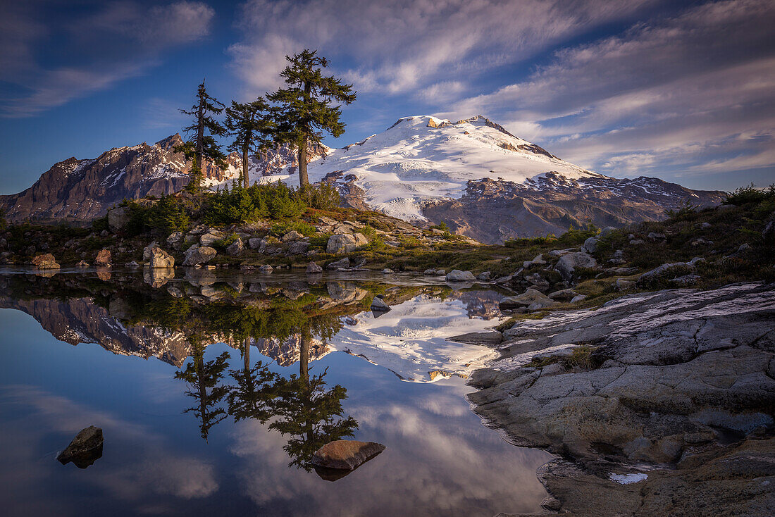 USA, Washington State. Mt Baker reflects in Park Butte Lake