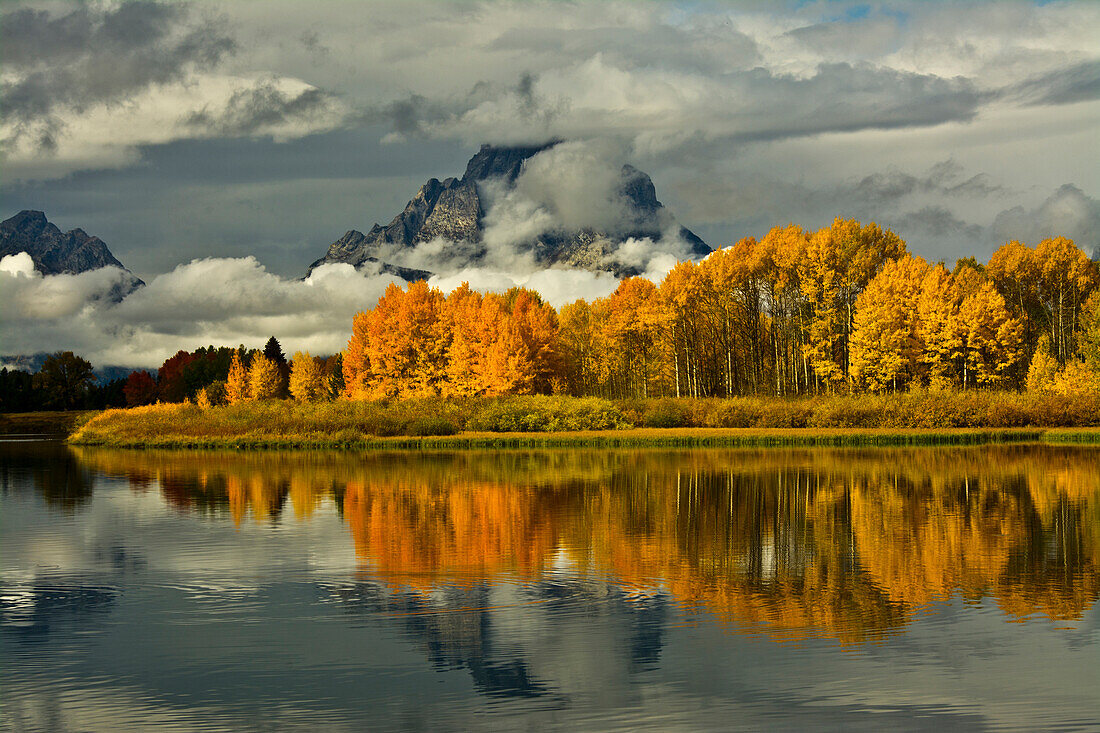 Bewölkter Tag, Herbst, Oxbow, Grand-Teton-Nationalpark, Wyoming, USA