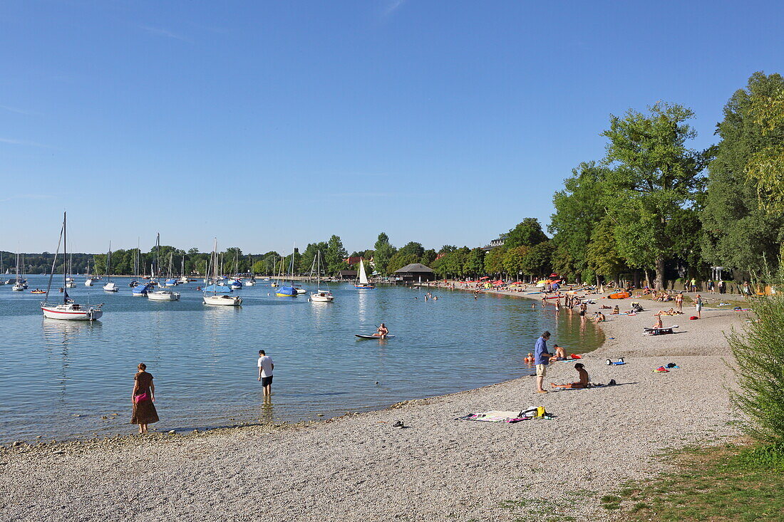 Badebucht an der Uferpromenade des Ammersee in Herrsching, Fünf-Seen-Land, Oberbayern, Bayern, Deutschland