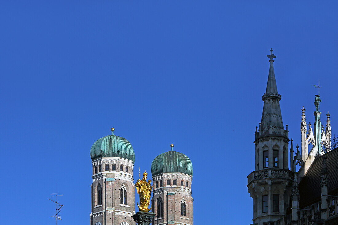 Frauenkirche und Neues Rathaus, Marienplatz, München, Oberbayern, Bayern, Deutschland