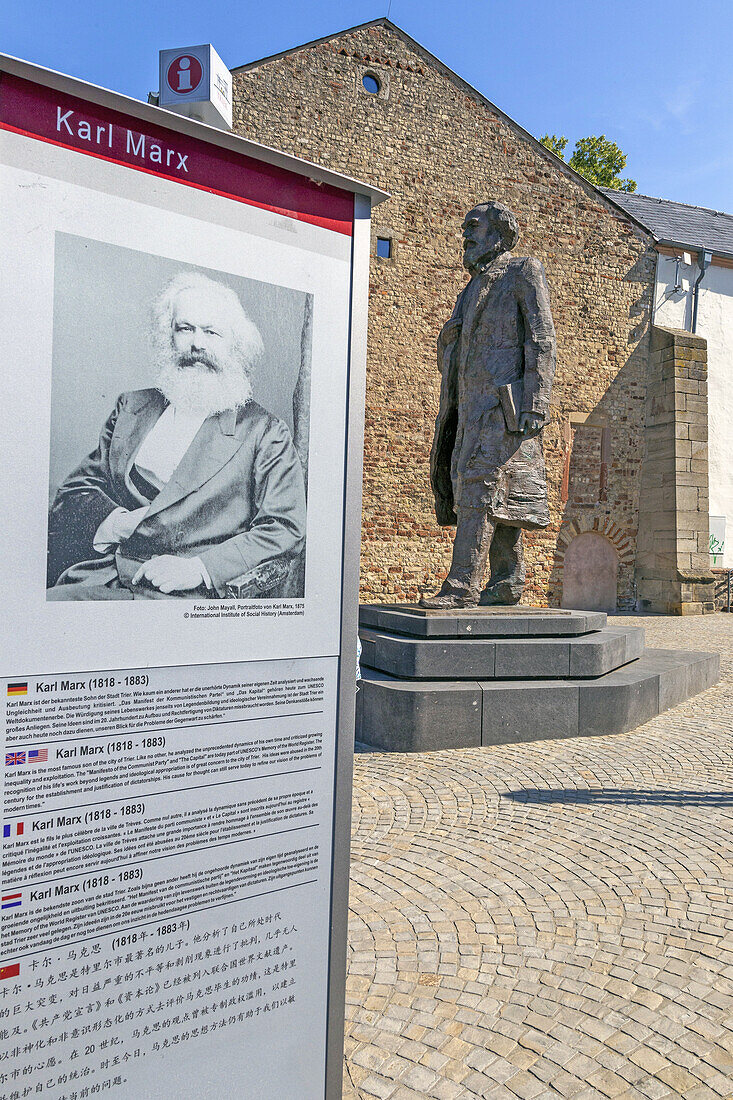 Karl-Marx-Statue, Simeonstiftplatz, Trier, Rheinland-Pfalz, Deutschland
