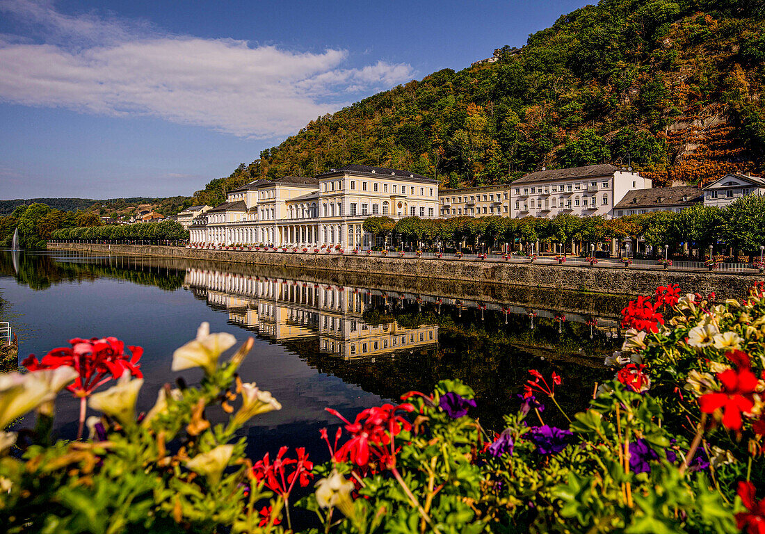 View from the Kurbrücke to the Kursaal building on the Jacques-Offenbach-Promenade, Bad Ems, Rhineland-Palatinate, Germany