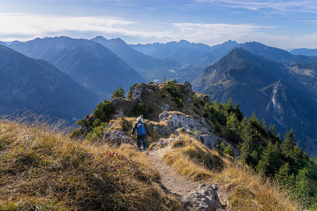 Abstieg vom Laber über die Schartenköpfe, Oberammergau, Bayern,Deutschland