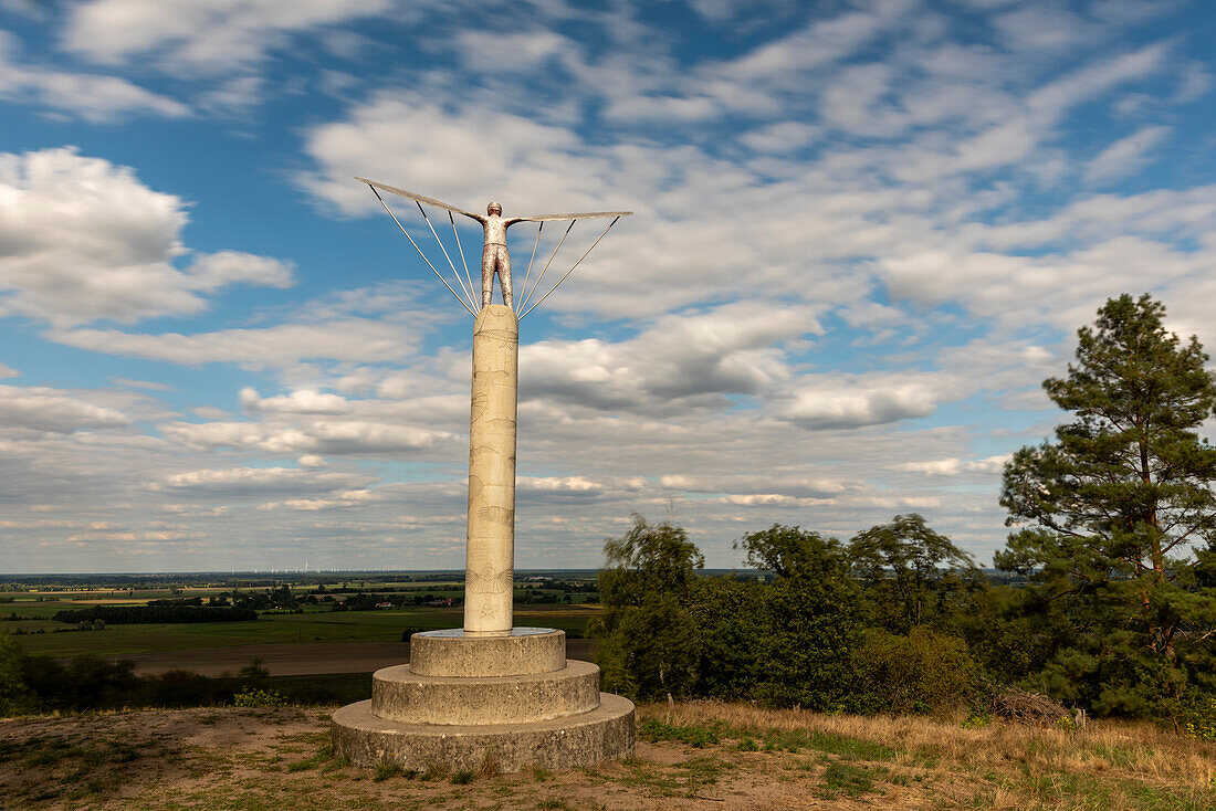 Windharfe an der Absprungstelle Otto Lilienthals auf dem Gollenberg, Stölln, Land Brandenburg, Deutschland