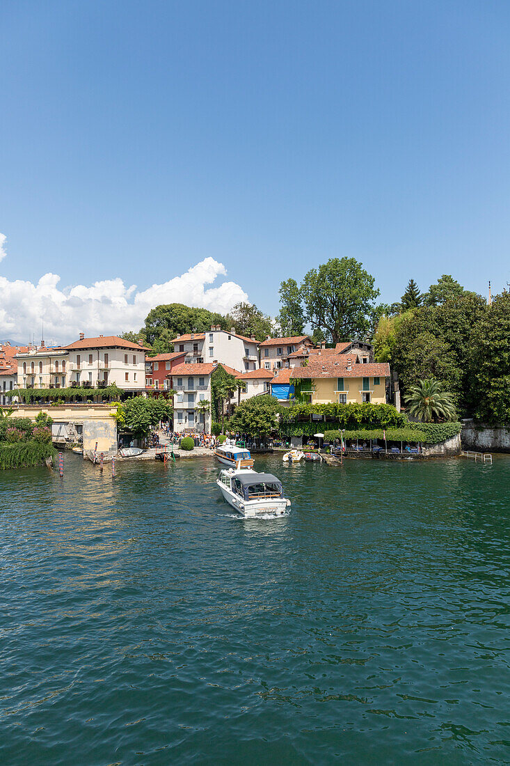 Isola dei Pescatori im Lago Maggiore, gesehen von der Fähre, Piemont, Italien