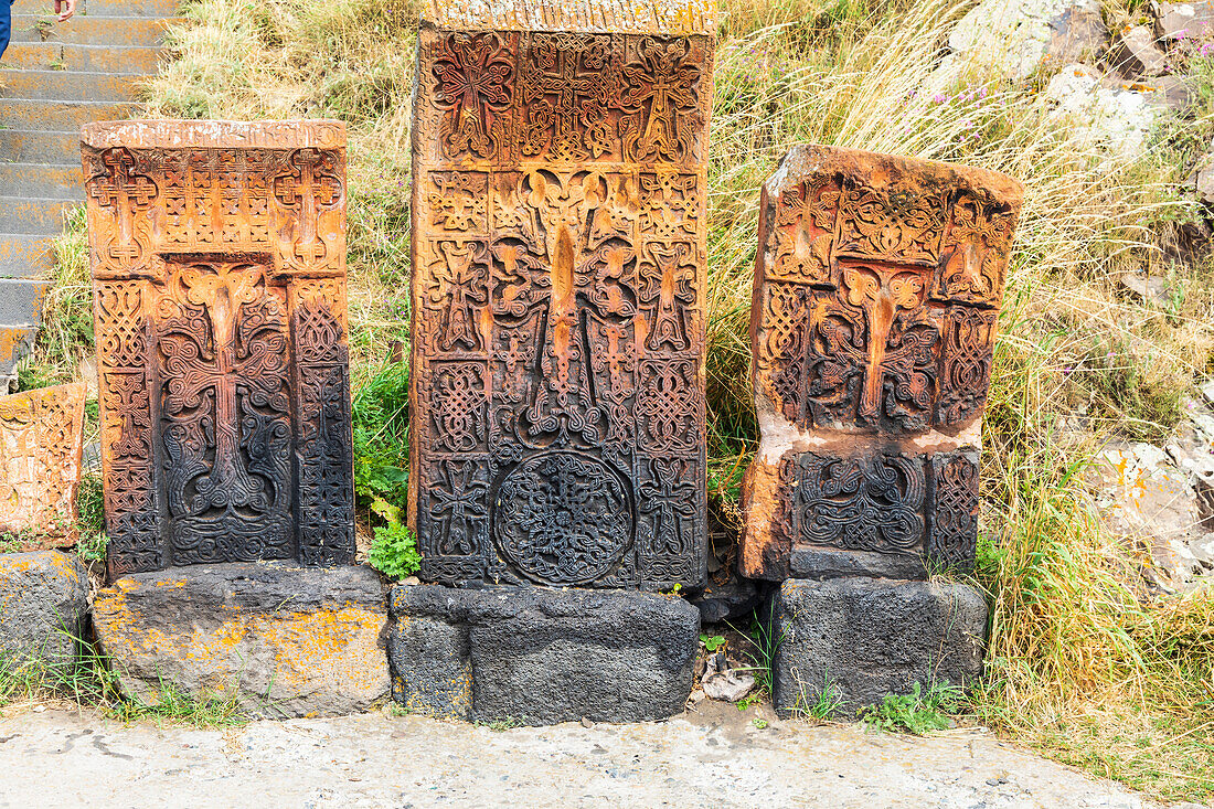 Armenien, Sevan. Sewanawank. Klosteranlage aus dem 9. Jahrhundert. Steintafeln.