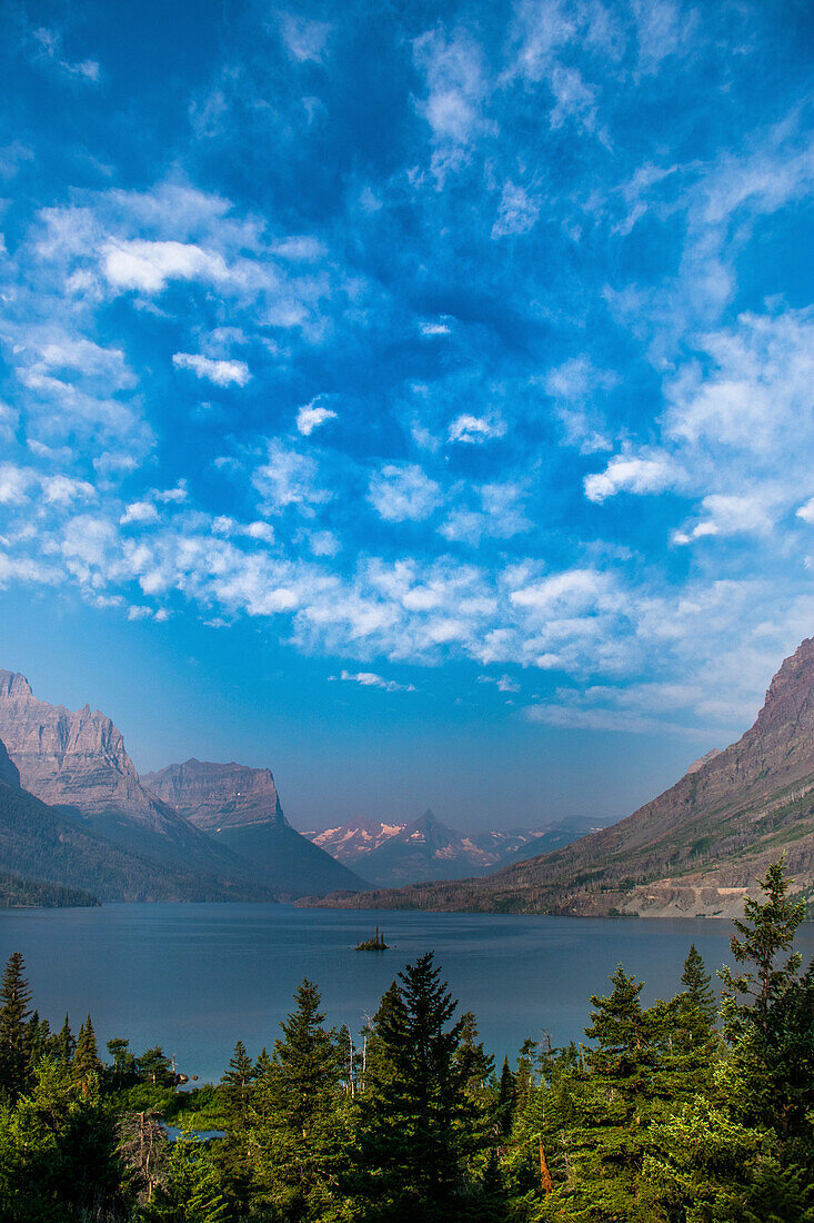 St. Mary Lake von Wild Goose Island Lookout, Glacier National Park, Montana, USA