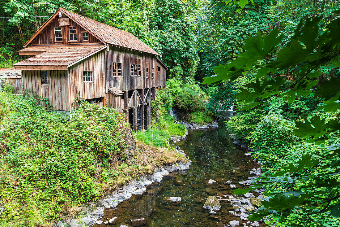 USA, Staat Washington, Wald. Cedar Creek Grist Mill, in der Nähe von Vancouver, Washington.