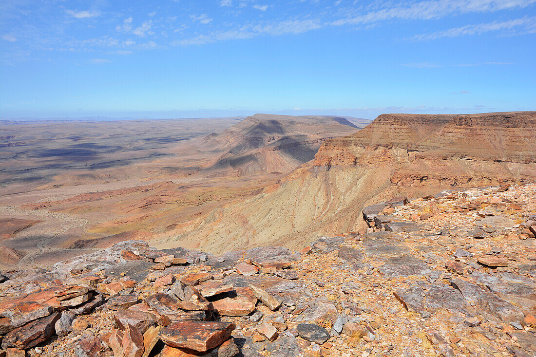 Namibia; Region Karas; Südnamibia; Fish River Canyon; Canyon Nature Park West; Blick über die Landschaft; vom Westrand des Canyons aus
