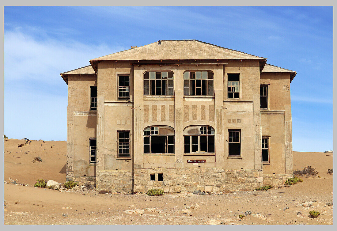 Namibia; Karas region; Southern Namibia; Tsau Khaeb National Park; Kolmannskop; former mining town and diamond mining capital; today ghost town; abandoned house of the quartermaster