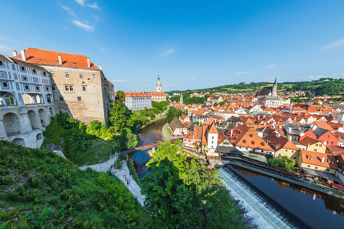 Schloss, Altstadt und Moldau in Cesky Krumlov, Südböhmen, Tschechische Republik