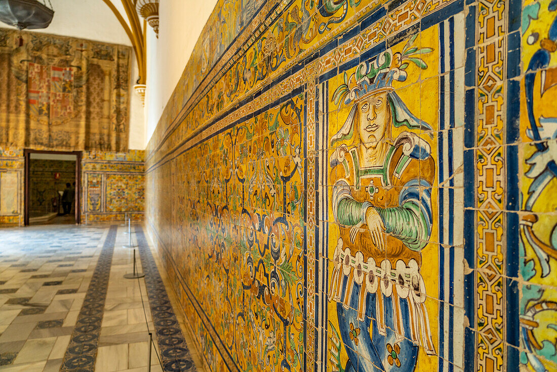 Azulejos im Gotischen Palast, Königspalast Alcázar, Sevilla Andalusien, Spanien  