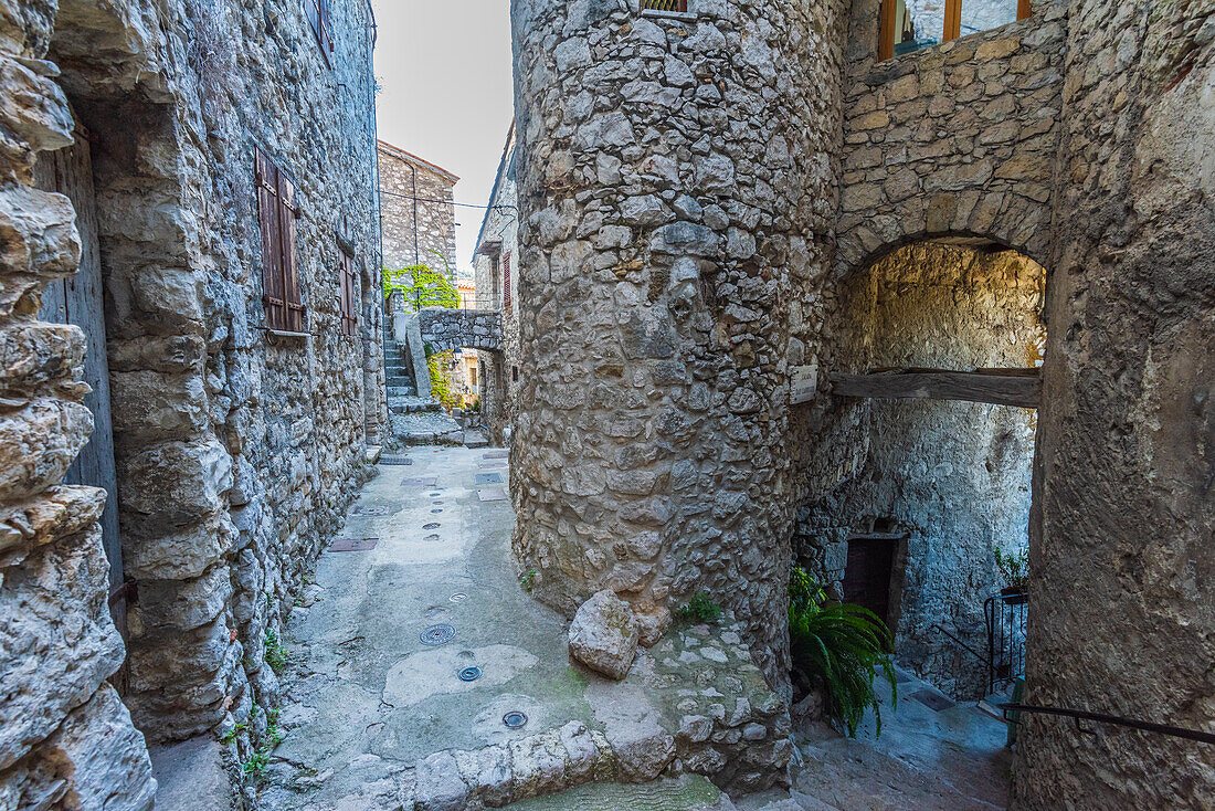 Alley in the hilltop village of Peillon in Provence, France