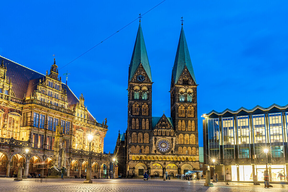 Bremen market square with the town hall, Bremen Cathedral and the House of Citizens on the market square at dusk, Free Hanseatic City of Bremen, Germany, Europe