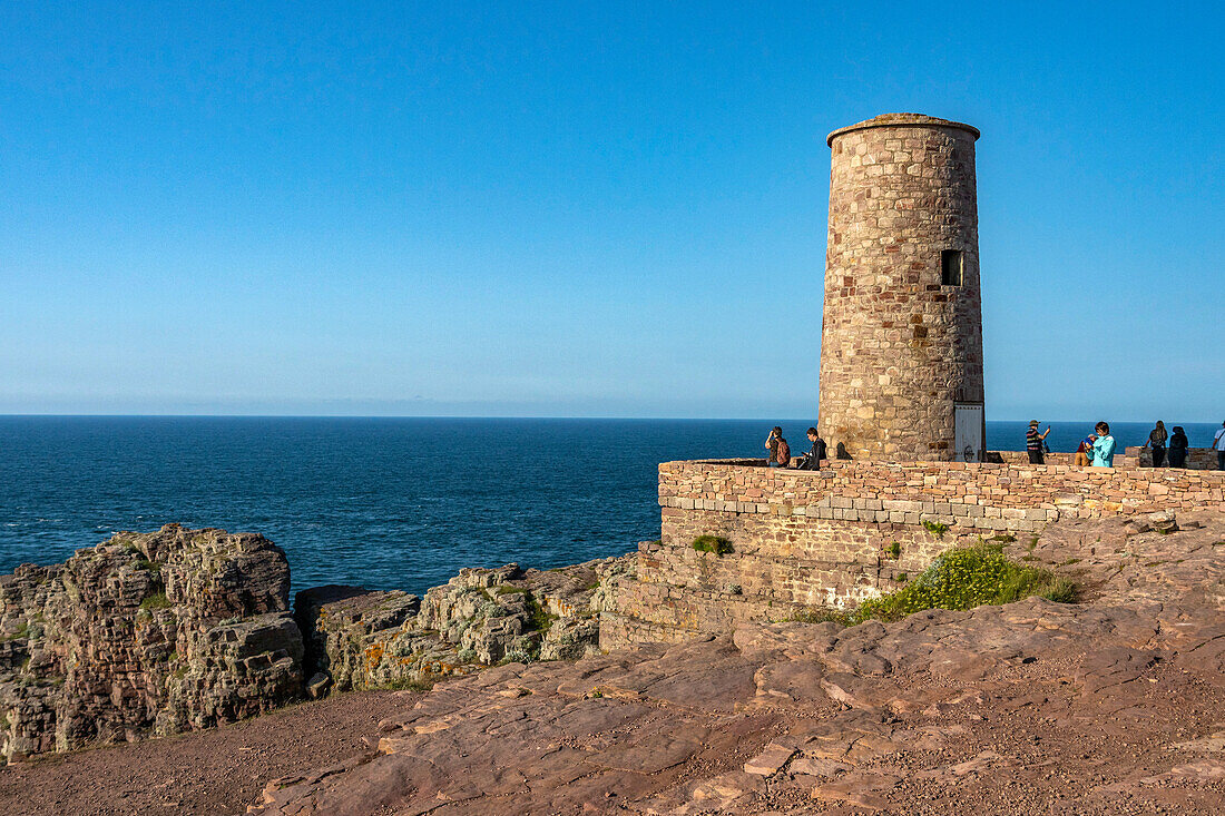 Historischer Leuchtturm am Cap Frehel, Plévenon, Bretagne, Frankreich 