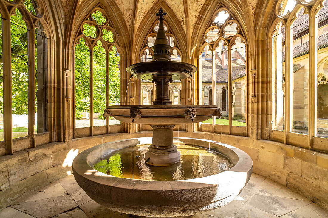 Brunnenhaus im Kloster Maulbronn, Maulbronn, Baden-Württemberg, Deutschland 