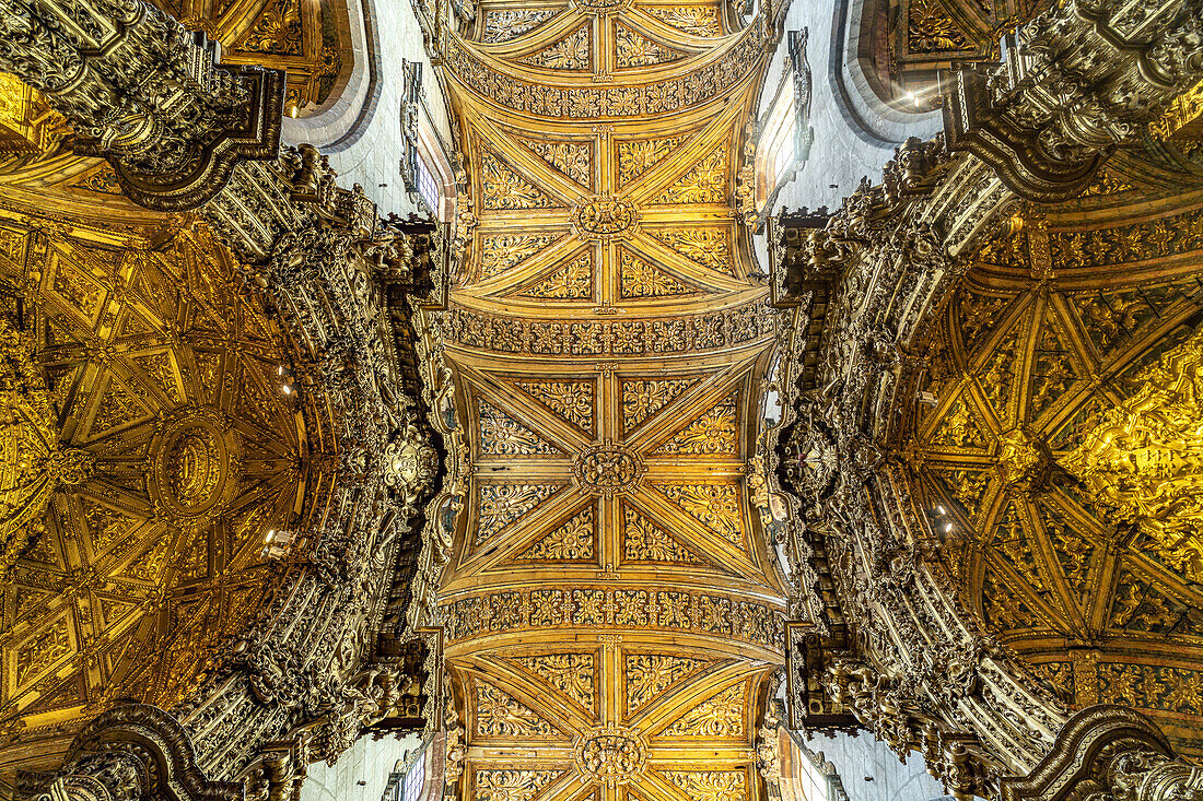 Interior and ceiling of the Igreja São Francisco church, Porto, Portugal, Europe