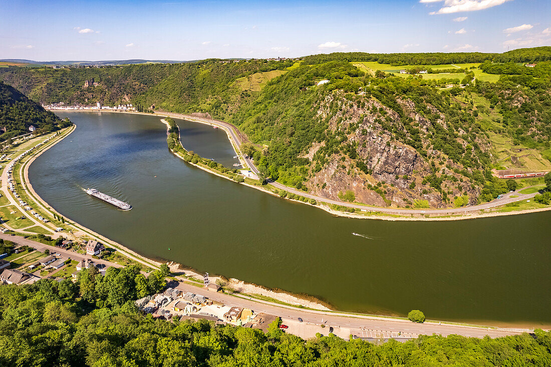 Der markante Schieferfelsen Loreley bei Sankt Goarshausen und der Rhein aus der Luft, Welterbe Oberes Mittelrheintal, Rheinland-Pfalz, Deutschland