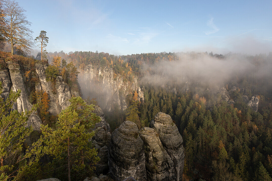 Nebelstimmung an der Bastei, Elbsandstein, Sächsische Schweiz, Elbe, Dresden, Sachsen