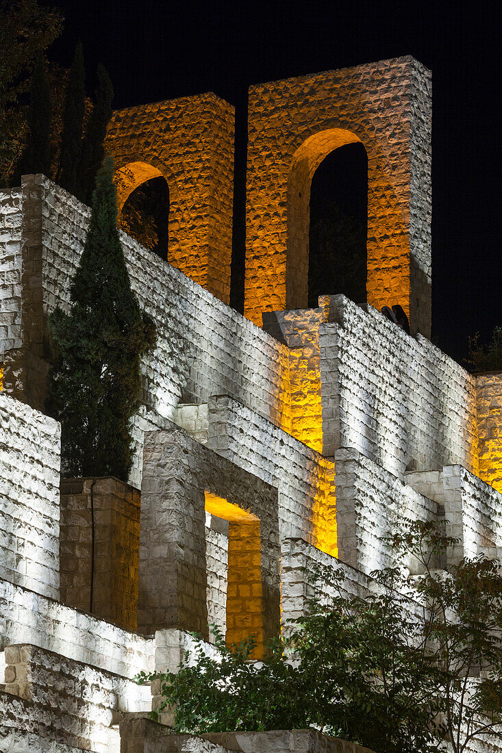 Zentraliran, Shiraz, Quran Gateway Walls, Abend