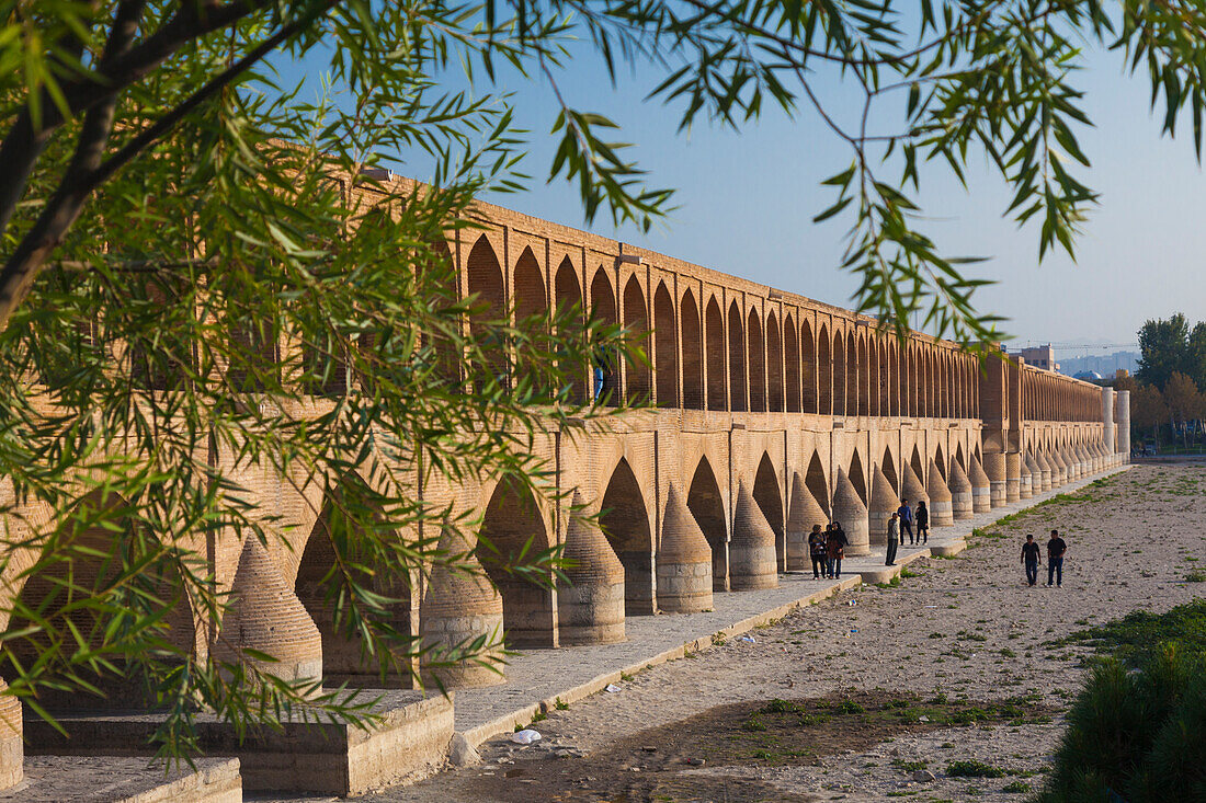 Zentraliran, Isfahan, Si-O-Seh-Brücke, später Nachmittag