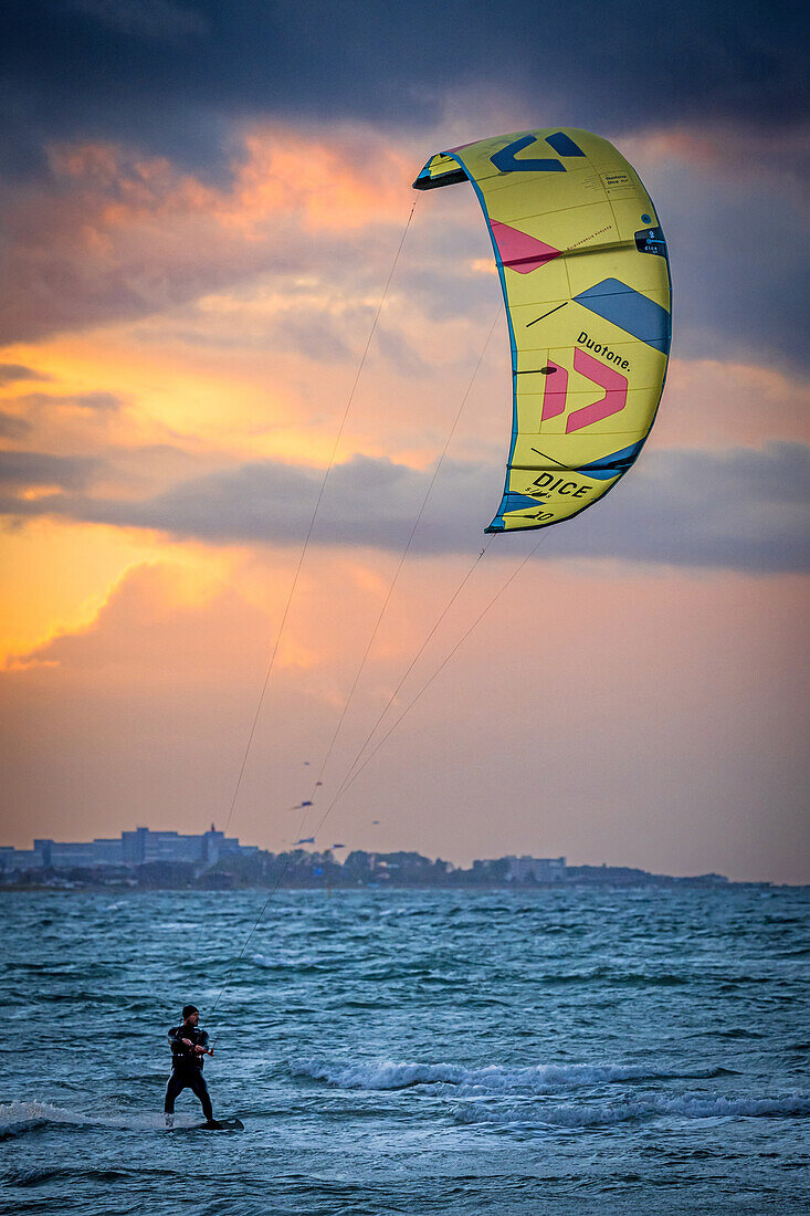 Kiters in the evening light at Grossenbroder West Beach, Baltic Sea, Ostholstein, Schleswig-Holstein, Germany