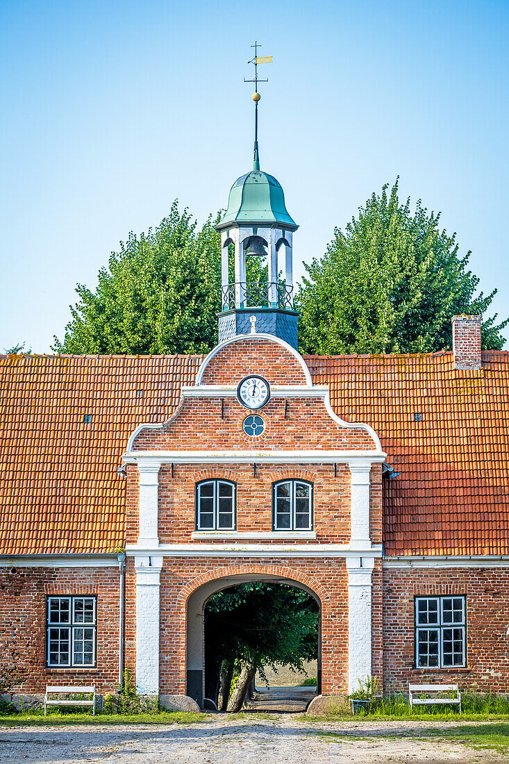 Historic gatehouse on the Seegalendorf estate, Gremersdorf, Ostholstein, Schleswig-Holstein, Germany