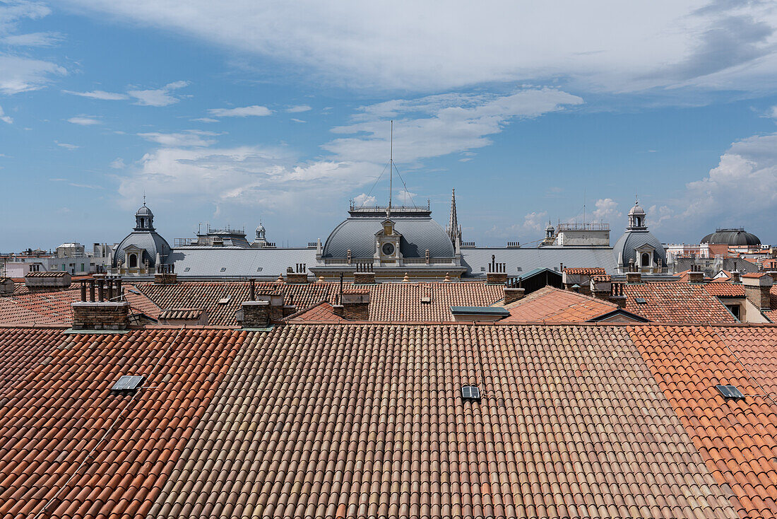 Blick über die Dächer von Triest, Friaul-Julisch-Venetien, Italien