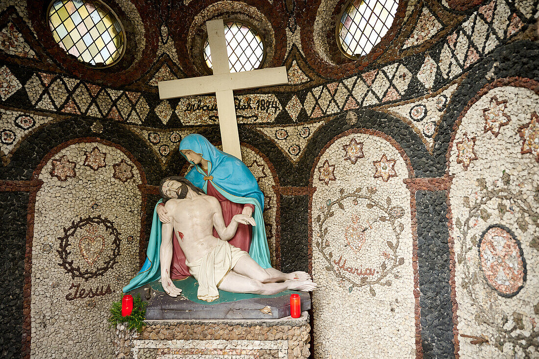 Pietà in der Krypta der Apollinariskirche Remagen, Rheinland-Pfalz, Deutschland